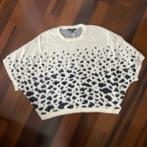 PLUS SIZE ANIMAL PRINT SWEATER - Picture 7 of 9